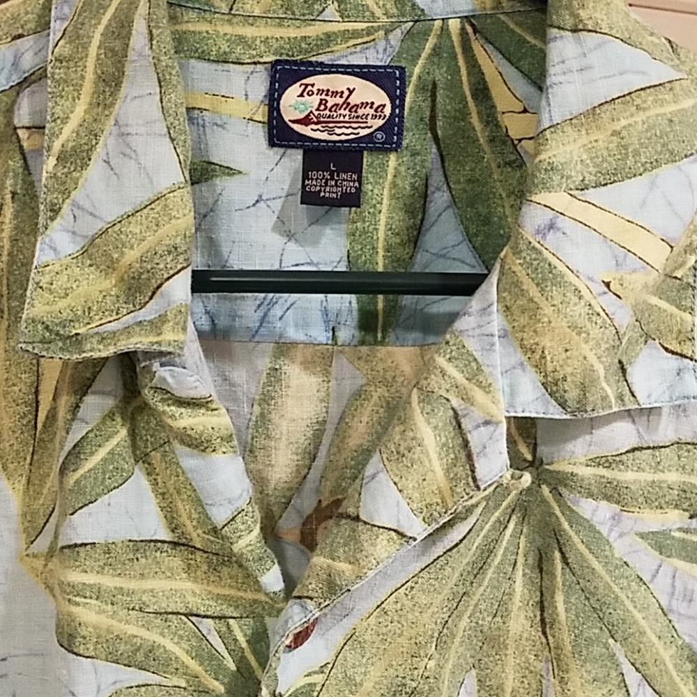 Parrots Tommy Bahama Shirt 100% Linen Island Vibe